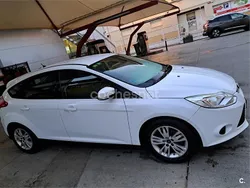 Blanco Usado 2012 Ford Focus Trend Berlina | 6299 € (Precio justo)
