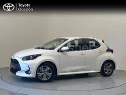 Blanco Usado 2024 Toyota Yaris Hybrid Active Berlina | 21.700 € (Precio justo)