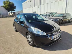 Negro Usado 2012 Peugeot 208 Active Utilitario | 6499 € (Un poco caro)