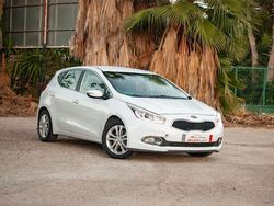 Blanco Usado 2013 Kia Ceed GT Utilitario | 6300 € (Precio justo)