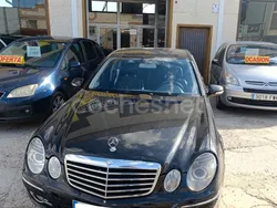Negro Usado 2007 Mercedes E320 Avantgarde Berlina | 4200 €