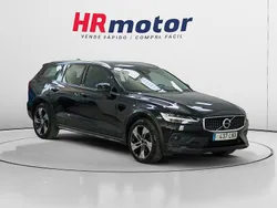 Negro Usado 2021 Volvo V60 CC Pro Familiar | 29.710 € (Un poco caro)