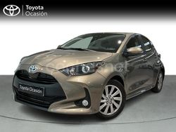 Verde Usado 2024 Toyota Yaris Hybrid Active Berlina | 21.900 € (Precio justo)
