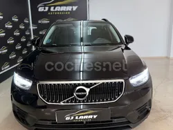 Negro Usado 2020 Volvo XC40 Momentum SUV | 18.999 €