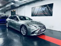 Beige Usado 2020 Lexus LS500h Luxury Line Berlina | 79.990 €