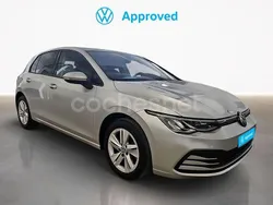 Gris / plata Usado 2021 VW Golf VIII Life Berlina | 21.900 € (Precio justo)