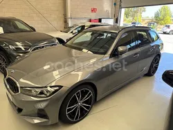 Gris / plata Usado 2023 BMW 318 Comfort Edition Familiar | 28.900 € (Precio justo)