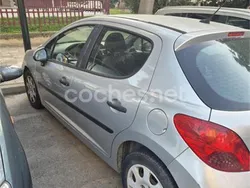 Gris / plata Usado 2008 Peugeot 207 Berlina | 2300 € (Buen precio)