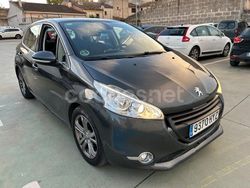 Gris / plata Usado 2014 Peugeot 208 Allure Utilitario | 6290 € (Precio justo)