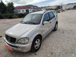Gris / plata Usado 2002 Mercedes ML270 SUV | 1490 €