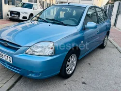 Azul Usado 2004 Kia Rio Berlina | 2280 €