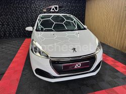 Blanco Usado 2019 Peugeot 208 Active Utilitario | 7990 € (Precio justo)