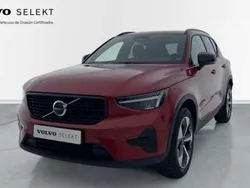 Rojo Nuevo 2024 Volvo XC40 Plus SUV | 42.900 € (Caro)