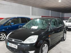 Negro Usado 2004 Ford Fiesta Trend Berlina | 2400 €