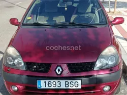 Granate Usado 2002 Renault Clio II Dynamique Berlina | 3250 € (Un poco caro)