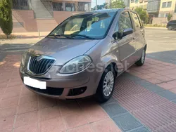 Violeta / lila Usado 2008 Lancia Musa Monovolumen | 4920 €