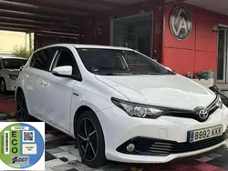 Blanco Usado 2018 Toyota Auris Hybrid Edition Utilitario | 11.990 € (Buen precio)