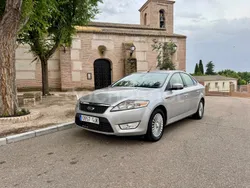 Gris / plata Usado 2009 Ford Mondeo Ambiente Berlina | 3800 € (Precio justo)