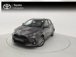 Gris Usado 2022 Toyota Yaris Hybrid Active Berlina | 20.570 € (Precio justo)