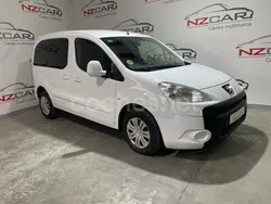 Blanco Usado 2010 Peugeot Partner Tepee Monovolumen | 5999 € (Un poco caro)