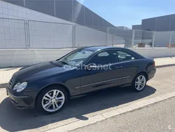 Azul Usado 2005 Mercedes CLK280 Avantgarde Coupe | 8000 € (Un poco caro)