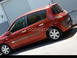 Rojo Usado 2005 Renault Scénic II Authentique Monovolumen | 2100 € (Buen precio)