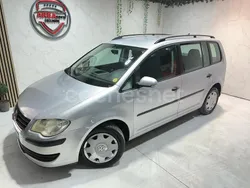 Gris / plata Usado 2007 VW Touran Monovolumen | 7490 € (Precio justo)