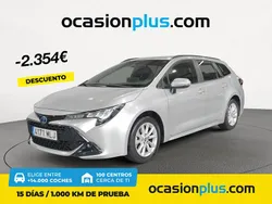 Gris / plata Usado 2023 Toyota Corolla Active Familiar | 25.900 € (Un poco caro)