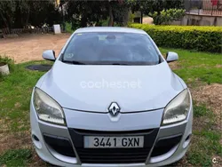 Blanco Usado 2010 Renault Mégane III Dynamique Berlina | 4800 € (Precio justo)