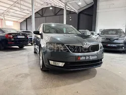 Gris / plata Usado 2015 Skoda Rapid Elegance Berlina | 11.100 € (Precio justo)