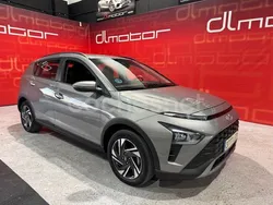 Gris / plata Usado 2022 Hyundai Bayon SUV | 15.999 € (Precio justo)