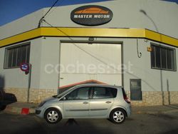 Gris / plata Usado 2004 Renault Scénic II Dynamique Monovolumen | 3500 € (Precio justo)