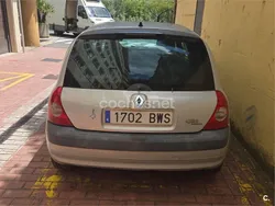 Gris / plata Usado 2002 Renault Clio II Extreme Berlina | 1700 € (Buen precio)