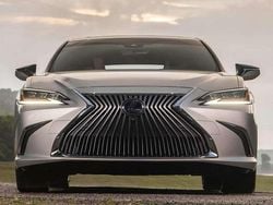 Blanco Nuevo 2024 Lexus ES300 Berlina | 47.900 € (Precio justo)
