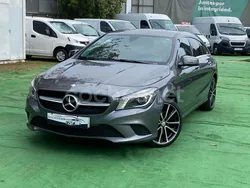 Beige Usado 2017 Mercedes CLA200 Shooting Brake Familiar | 18.400 € (Buen precio)