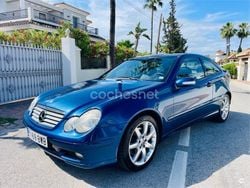 Azul Usado 2002 Mercedes C230 Berlina | 8500 €