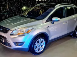 Gris / plata Usado 2010 Ford Kuga Trend SUV | 9799 € (Precio justo)