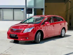 Granate Usado 2011 Toyota Avensis Advance Familiar | 6300 € (Precio justo)