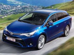 Blanco Usado 2018 Toyota Avensis Business Edition Familiar | 14.599 € (Un poco caro)
