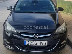 Negro Usado 2012 Opel Astra Excellence Berlina | 6100 € (Precio justo)