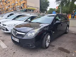 Negro Usado 2006 Opel Vectra Elegance Familiar | 2890 € (Precio justo)
