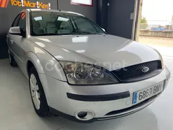 Gris / plata Usado 2001 Ford Mondeo Trend Berlina | 2250 € (Precio justo)