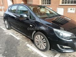 Negro Usado 2013 Opel Astra Selective Berlina | 4600 € (Super precio)