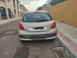 Gris / plata Usado 2007 Peugeot 207 Berlina | 3200 € (Buen precio)