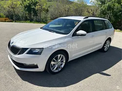 Blanco Usado 2018 Skoda Octavia Ambition Familiar | 12.500 € (Precio justo)
