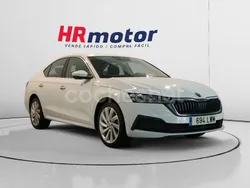 Blanco Usado 2022 Skoda Octavia Style Berlina | 26.890 € (Un poco caro)