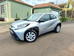 Gris / plata Usado 2022 Toyota Aygo Edition Utilitario | 12.490 € (Precio justo)