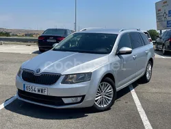 Gris / plata Usado 2014 Skoda Octavia Elegance Familiar | 11.500 € (Precio justo)