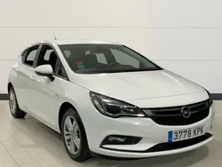 Blanco Usado 2018 Opel Astra Selective Familiar | 15.000 € (Caro)
