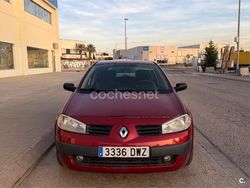 Granate Usado 2006 Renault Mégane II Authentique Berlina | 2200 € (Precio justo)